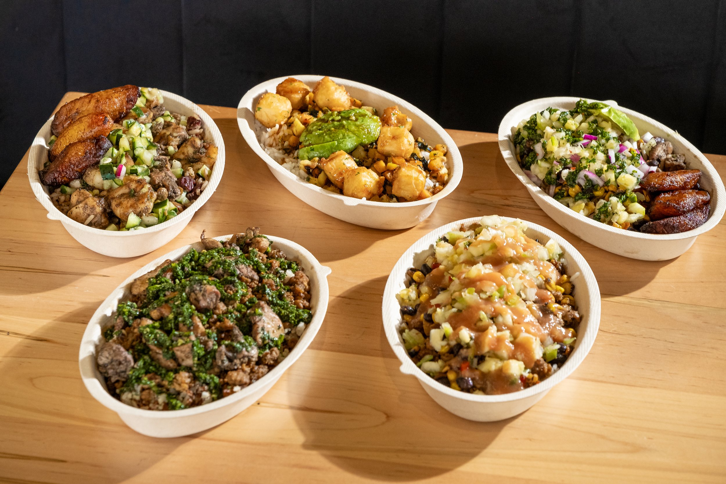 Caribbean bowl with seasoned rice, vegetables and jerk protein