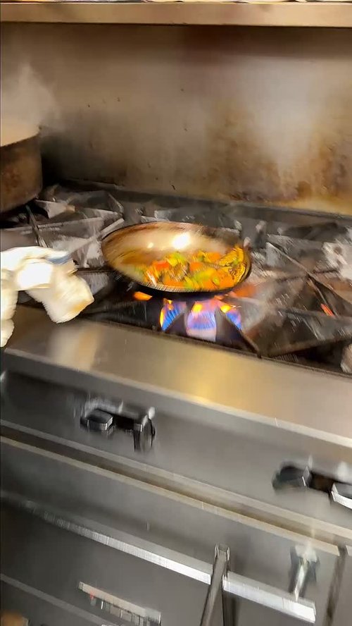 Caribbean food plating and serving